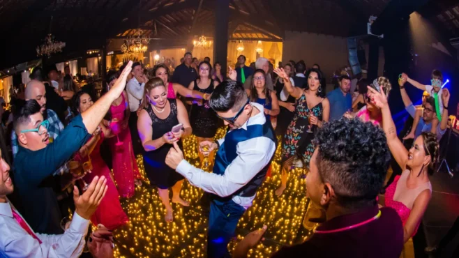 Qual o melhor pacote de DJ para festa de casamento?